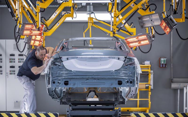 Dreifach-Serienstart: Mercedes setzt Maßstäbe in der Produktion