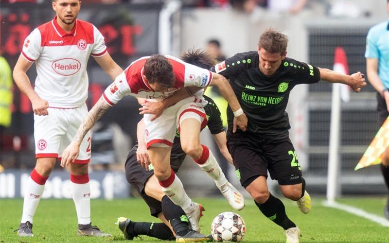 Hannover 96 verabschiedet mit Niederlage aus der Liga