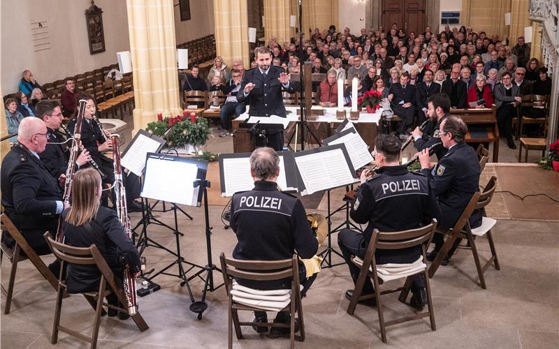 Ein Benefizkonzert zum Erhalt des Glockenmuseums spielt die Polizei in der Stiftskirche. GB-Foto: Schmidt