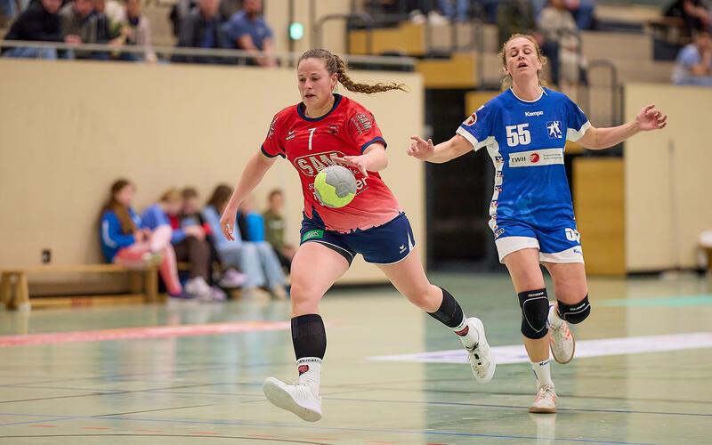 Ein Bild mit Symbolgehalt: Die SG H2Ku (hier mit Sandra Kußmaul) ist der Oberliga-Konkurrenz längst enteilt. GB-Foto: Eibner