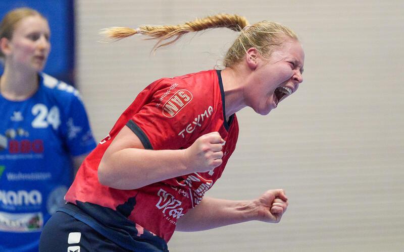 Ein Bild mit hohem Symbolwert: Stefanie Schoeneberg jubelt nach einem ihrer Treffer. GB-Foto: Eibner/La Rocca