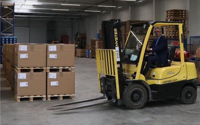 Eine Investition in die Zukunft Ein Blick in die neue Logistikhalle in Bondorf