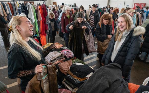 Ein Flohmarkt der ganz besonderen Art: Der letzte Mädelsflohmarkt in Herrenberg war vor vier Jahren. GB-Foto: Vecsey