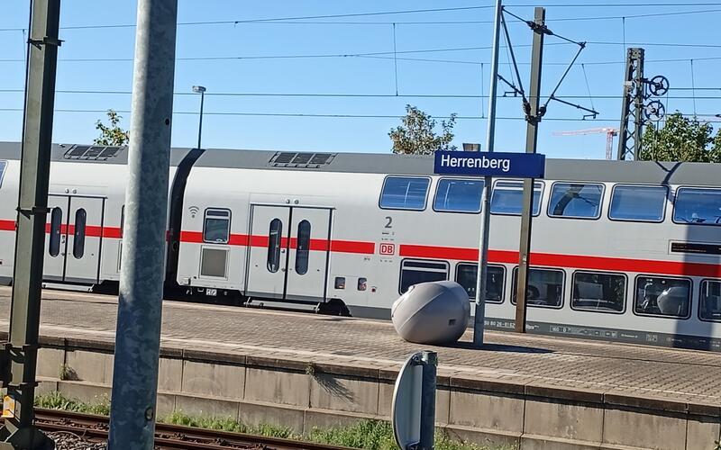 Ein IC beim Halt in Herrenberg: Künftig nur noch in Tagesrandlagen. GB-Foto: gb