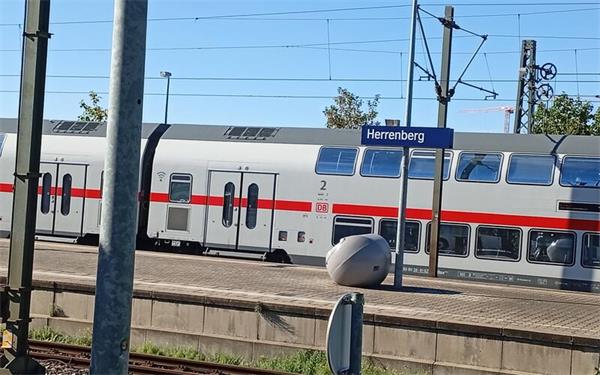 Ein IC beim Halt in Herrenberg: Künftig nur noch in Tagesrandlagen. GB-Foto: gb