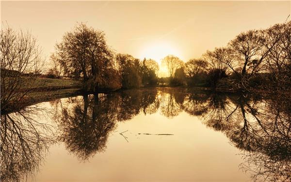 Ein Oase der Ruhe am Eisweiher unter dem Saharastaub