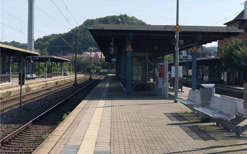 Stundenlang kein Zugverkehr zwischen Böblingen und Herrenberg Ein Personalausfall am Stellwerk Herrenberg sorgt dafür, dass keine Bahn mehr am Montag im Bahnhof halten kann. GB-Foto (Archiv): gb