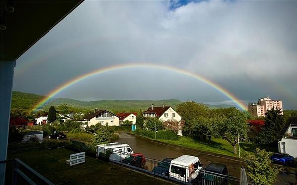 Ein Regenbogen in voller Pracht (in Herrenberg fotografiert von Carmen Koebe aus Nufringen) 