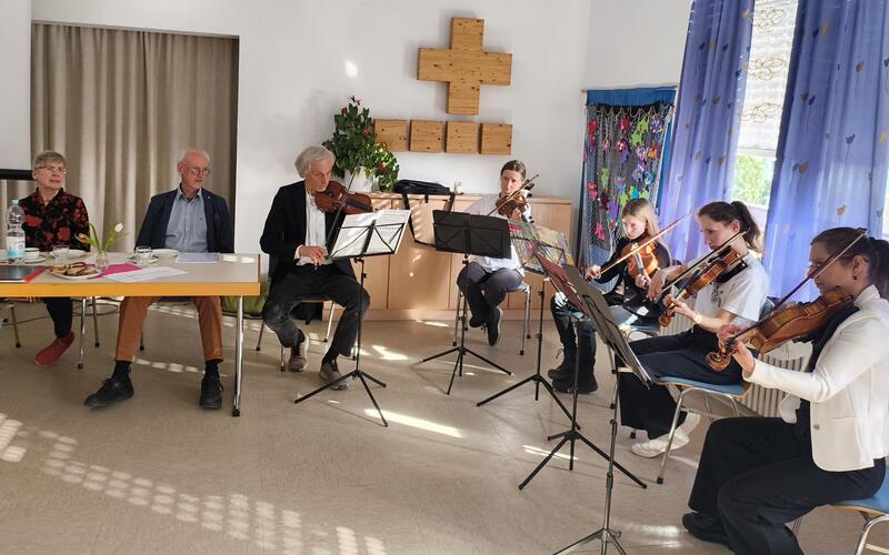 Ein Streicherensemble der Musikschule sorgte für die musikalische Umrahmung bei der Jahreshauptversammlung. GB-Foto: Straub