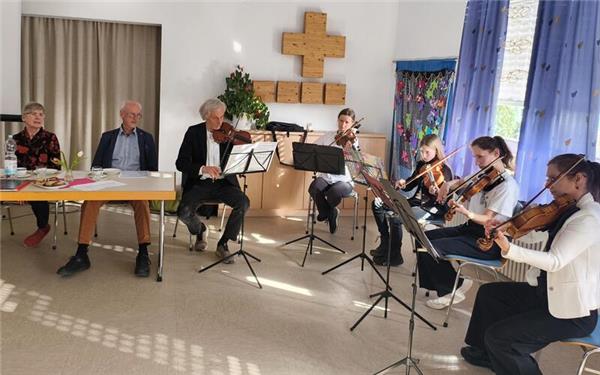 Ein Streicherensemble der Musikschule sorgte für die musikalische Umrahmung bei der Jahreshauptversammlung. GB-Foto: Straub