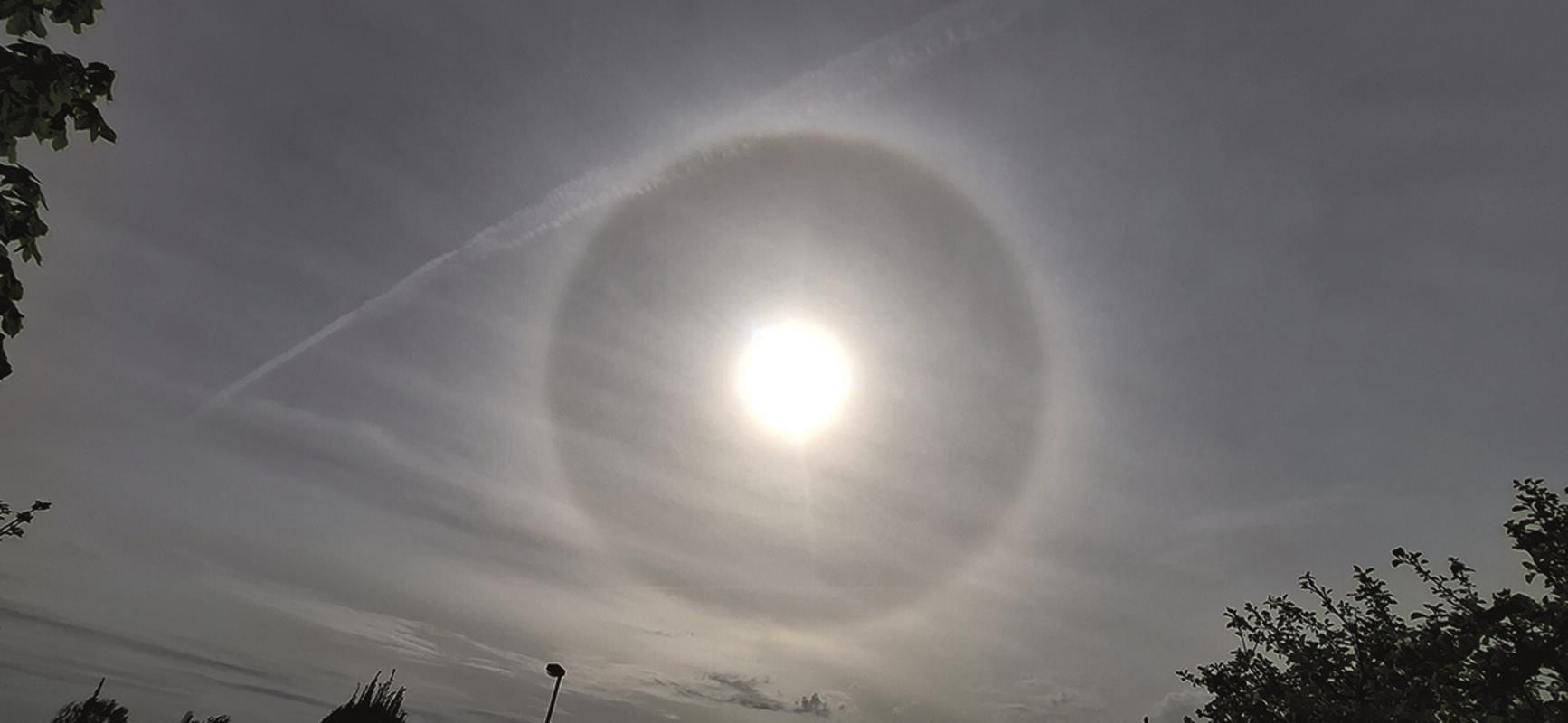 Ein selten schöner Halo um die Sonne, der fast eine halbe Stunde überm Gäu stand...