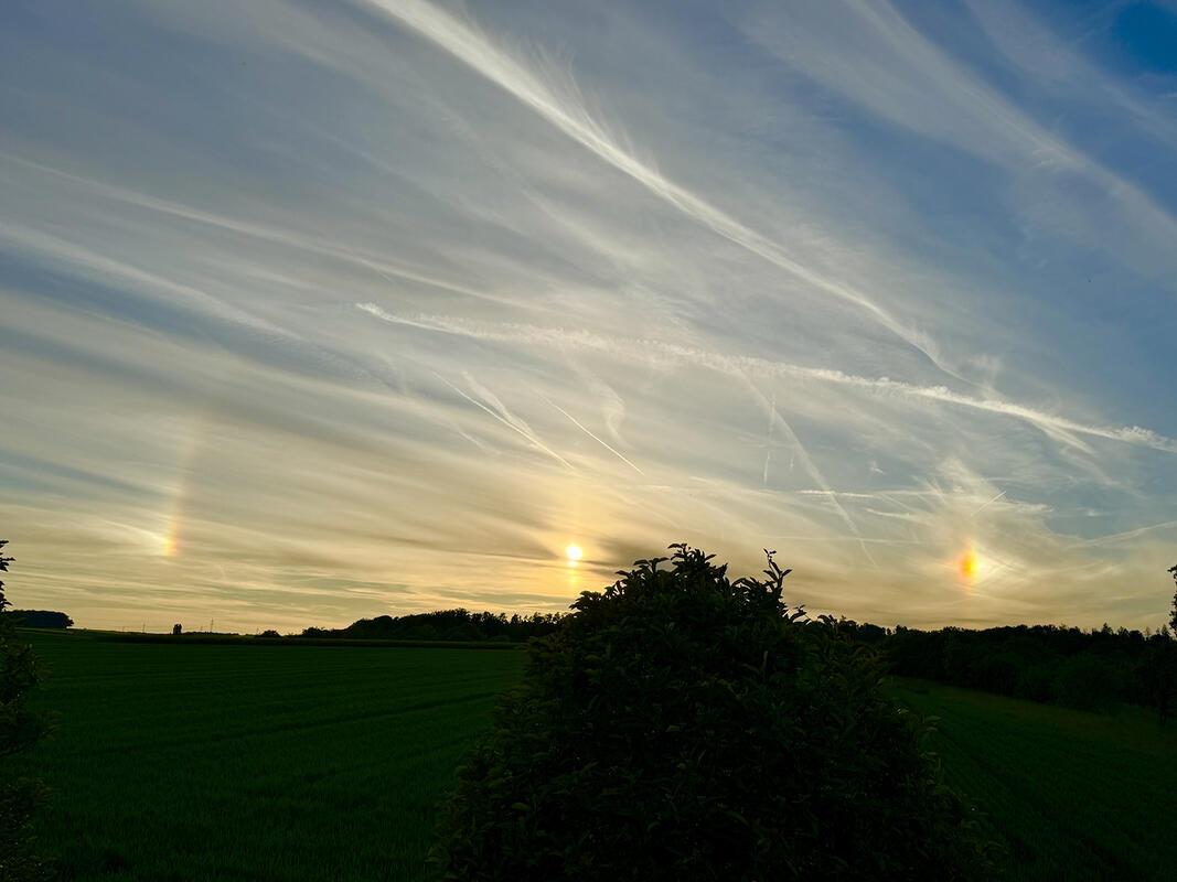 Ein seltenes Phänomen: Am nordwestlichen Abendhimmel sah es plötzlich so aus, al...