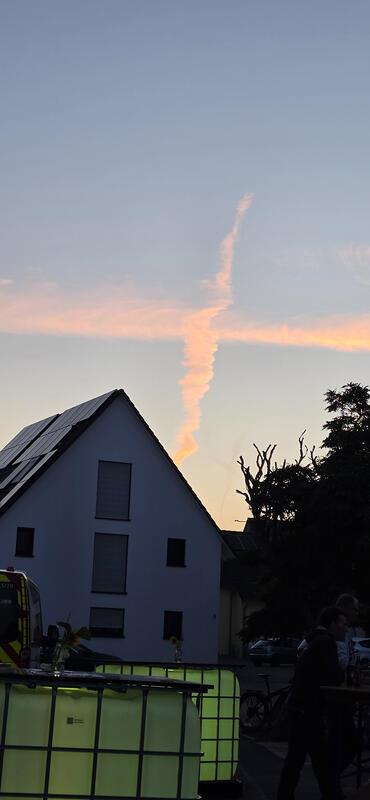 Ein toller Abend bei den Feuerwehrfrauen in Kayh, mit diesem tollen Abendhimmel....