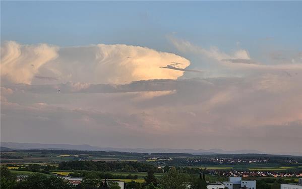 Ein weißer Hai über Herrenberg (fotografiert von Thilo Gaugel aus Herrenberg)