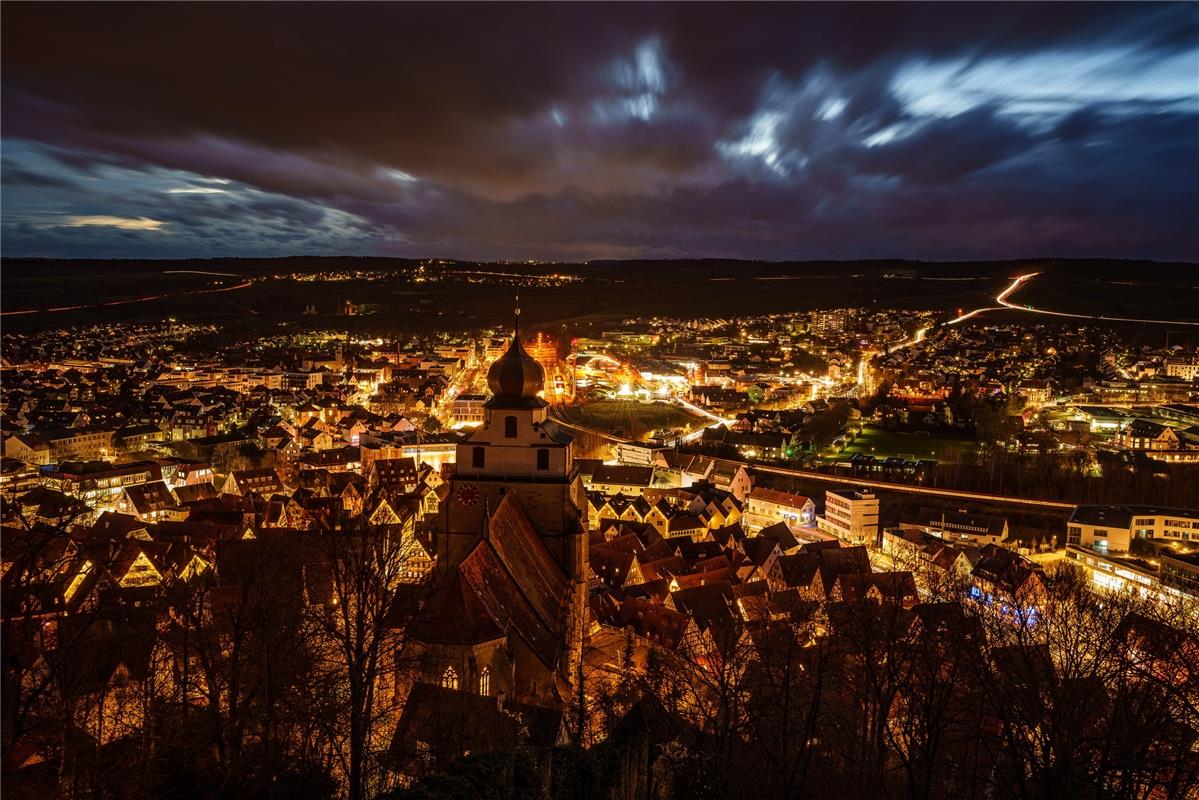 Eindrucksvolle Abendstimmung in Herrenberg.  Von Monika Suhm aus Gärtringen.