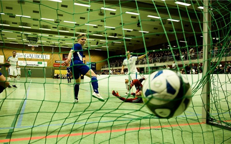 Eine Absage des „Gäubote“-Cups des VfL Herrenberg würde auch die Hallenfußball-Fans im Gäu hart treffen GB-Foto (Archiv): Schmidt