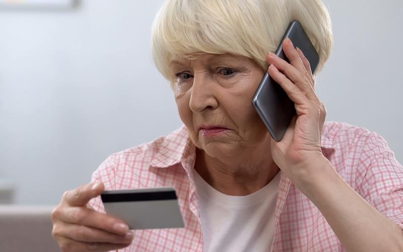 70 000 Euro für falschen Liebhaber Eine Frau aus Rutesheim fiel auf einen falschen Liebhaber rein GB-Foto (Symbolbild): motortion - stock.adobe.com