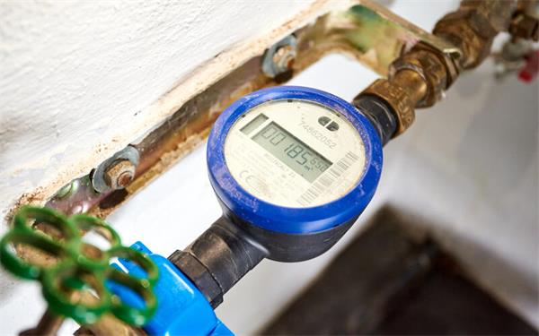 Eine Wasseruhr zeigt im Haushalt den Verbrauch an. GB-Foto( Archiv): gb