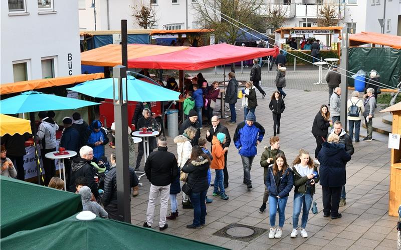 Eine Zusammenkunft wie diese auf dem Bondorfer Weihnachtsmarkt wird es dieses Jahr nicht geben GB-Foto (Archiv): Holom