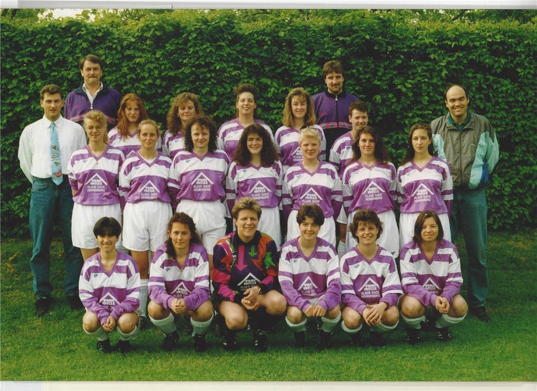 Eine der ersten Frauenmannschaften des VfL Herrenberg im Jahr 1994  