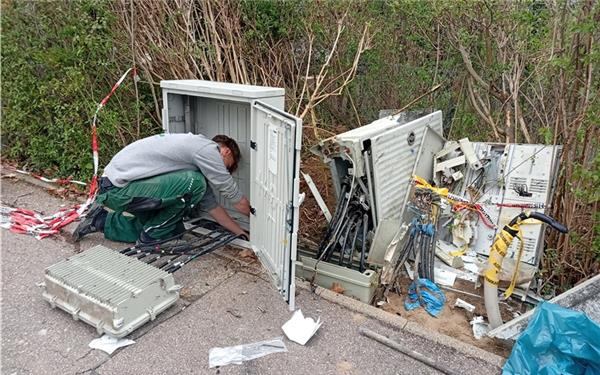 Eine von Vodafone beauftragte Firma erneuerte am Donnerstagvormittag die Infrastruktur. GB-Foto: gb