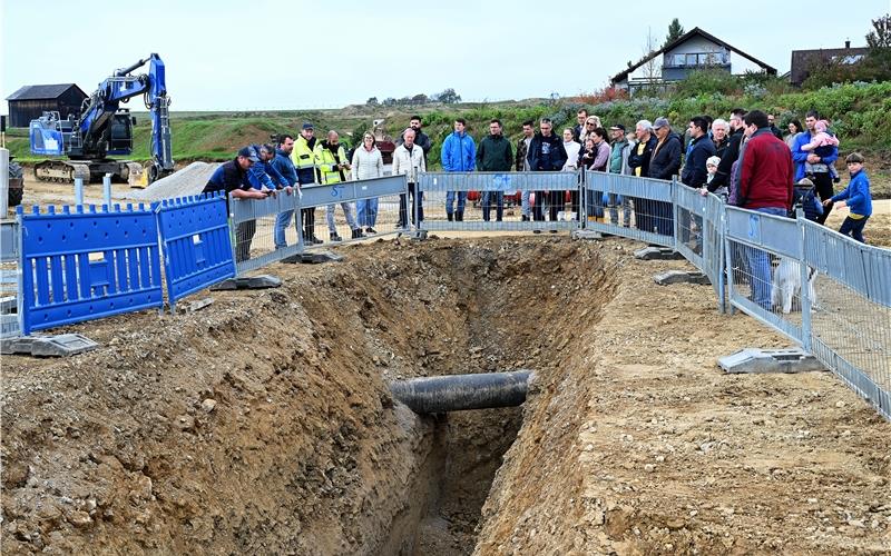 Einen Einblick ins Neubaugebiet „Röte II“ gewährte Interessenten ein Tag der offenen Baustelle. GB-Foto: Holom
