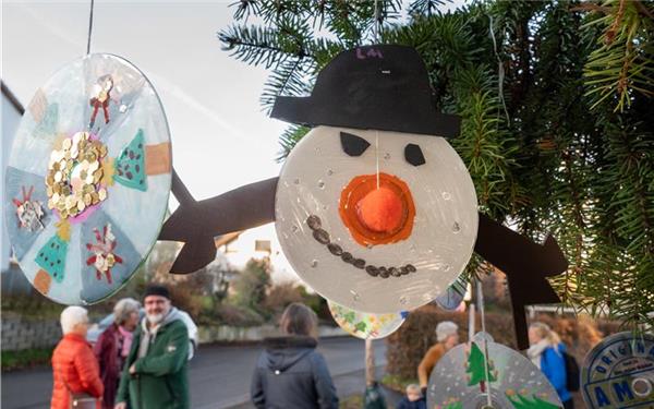 Einen interaktiven Weihnachtsweg haben viele engagierte Menschen in Bondorf aufgebaut. GB-Foto: Vecsey
