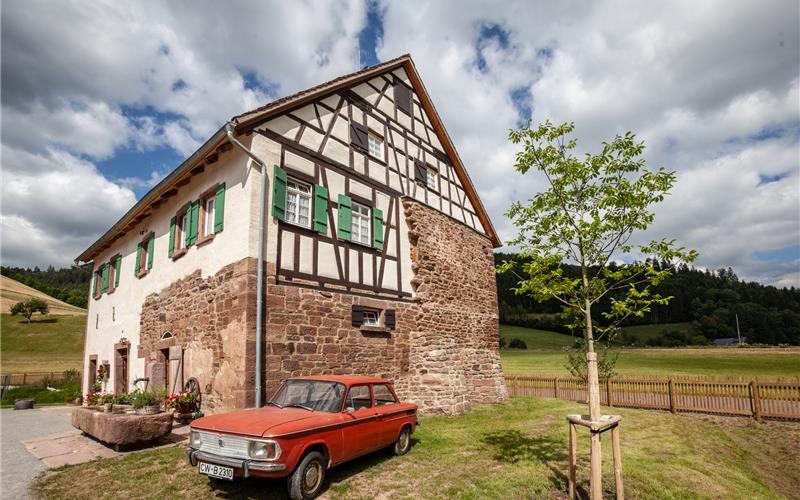 „Gäubote“-Familien-Tour: Eine Radiosendung speziell für das Effringer Schlössle Eines der Schmuckstücke im Frelichtmuseum: Das Effringer Schlössle.GB-Foto: Vogtsbauernhof