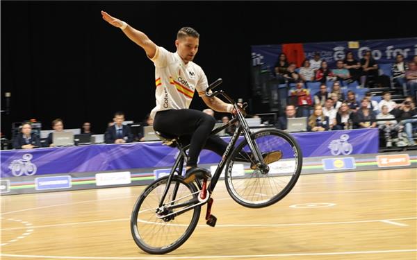 Emilio Arellano macht eine Ansage