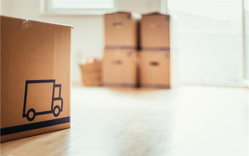 Endlich umziehen in eine eigene Wohnung – diese Hoffnung erfüllte sich im Spätsommer für einen weiteren Bewohner der städtischen Notunterkunft. GB-Foto (Symbolbild): Patrick Daxenbichler – stock.adobe.com