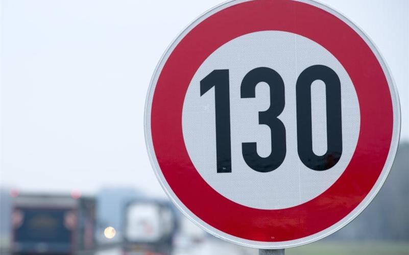 Energiesparen: Kann ein Tempolimit helfen?. Foto: Jens Büttner/zb/dpa