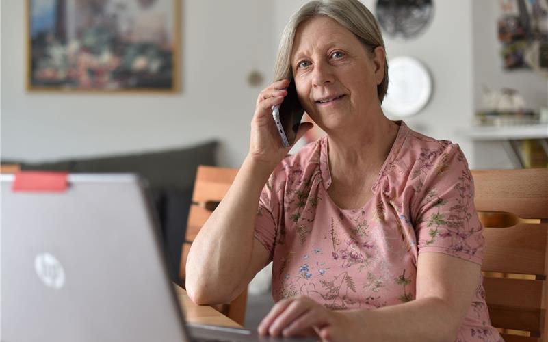 Engagiert für die Nachbarschaftshilfe Hildrizhausen: Die neue Koordinatorin Birgit Förstner im Homeoffice. GB-Foto: Vecsey