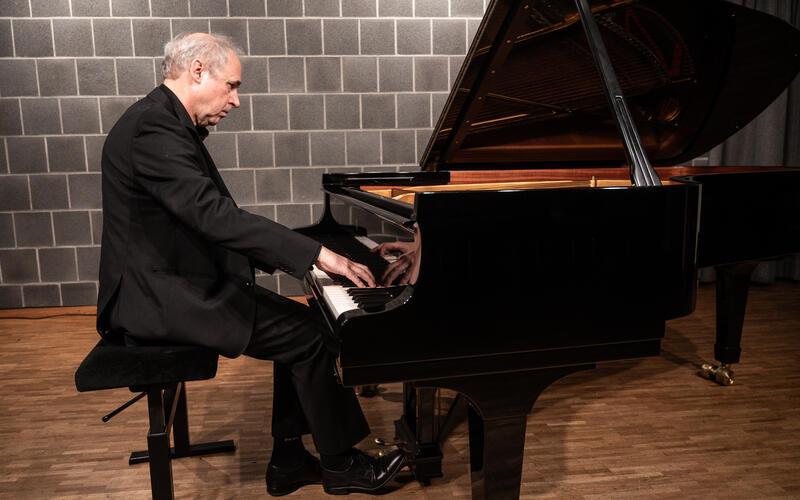 Entdeckungsreise: Harald Streicher spielt Beethoven. GB-Foto: Schmidt