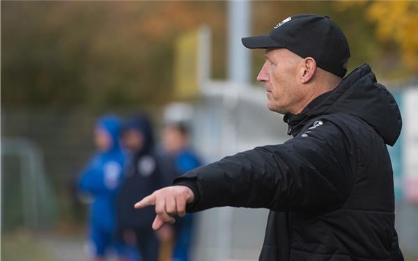 Enttäuschung bei Trainer Jürgen Axt und dem SV Bondorf. GB-Foto: Schmidt