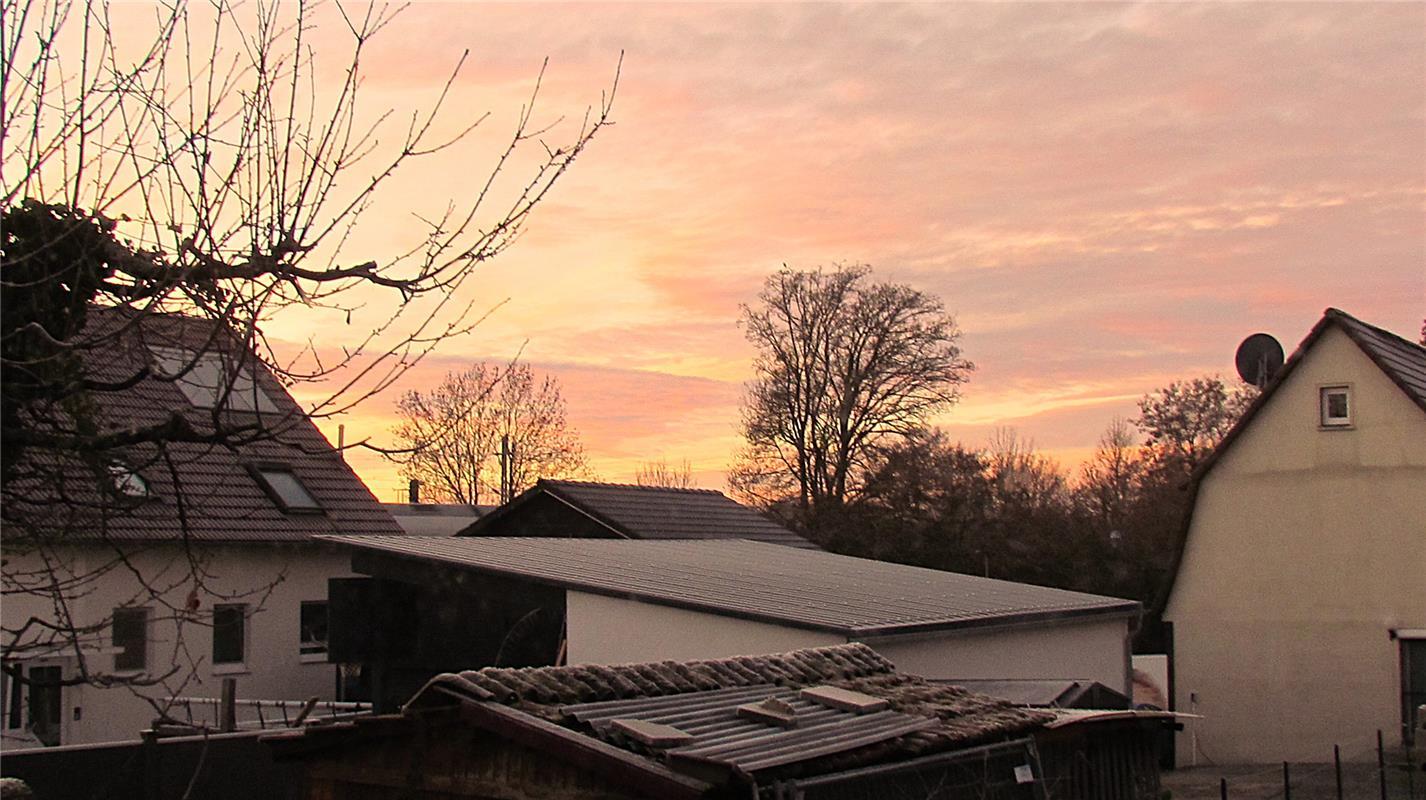 Erschienen: Frostige schöne Morgenansicht.  Von Frank Winter aus Nebringen.