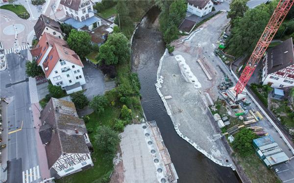 Erst in einem Jahr kann die Nagold in Wildberg wieder per Brücke überquert werden. Die Fertigstellungt verzögert sich. GB-Foto (Archiv):Schmidt