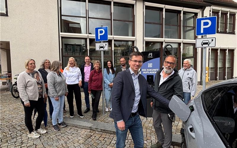 Erste öffentliche Ladesäule in Betrieb