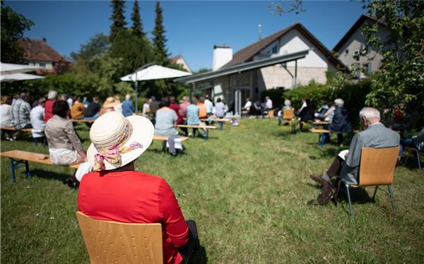 Erstmals ökumenischer Gottesdienst im JugendheimGarten
