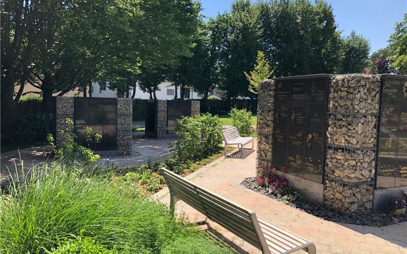 Erweiterung der Urnengrabanlage auf dem Bondorfer Friedhof Erweiterung der Urnengrabanlage auf dem Bondorfer Friedhof