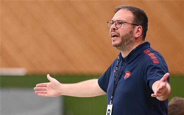 Es gab Momente, in denen Jörg Ebermann an der Seitenlinie verzweifelt ist. GB-Foto: Eibner/Woern