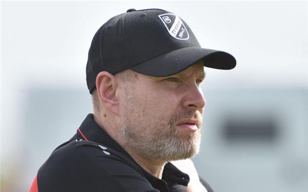 Es wird eng für den TV Gültstein und Trainer Holger Schulz. GB-Foto: Vecsey