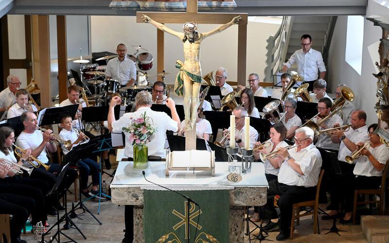 „Eure Musik ist ein Vorgeschmack auf den Himmel“ wurde dem Posaunenchor Bondorf am Sonntag attestiert. GB-Foto: Holom