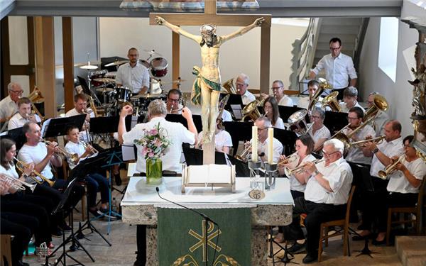 „Eure Musik ist ein Vorgeschmack auf den Himmel“ wurde dem Posaunenchor Bondorf am Sonntag attestiert. GB-Foto: Holom
