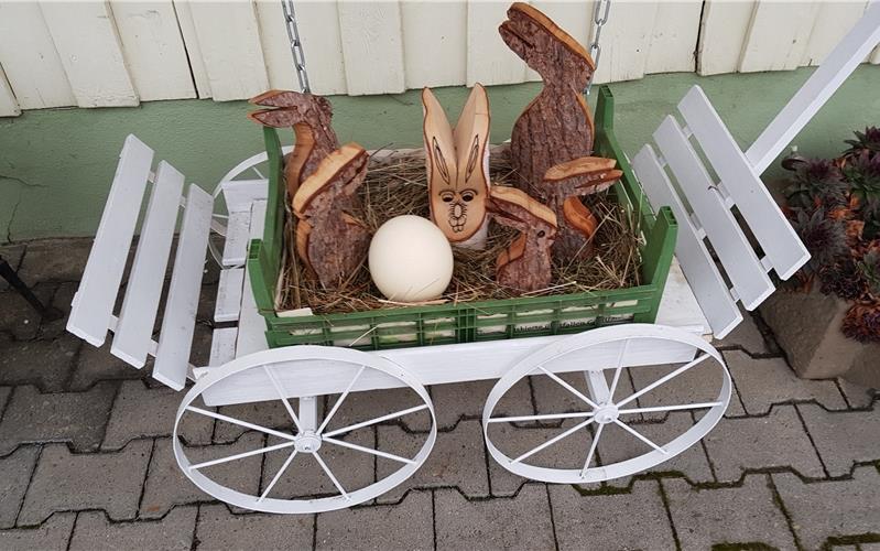 Familie Hase rollt herbei Familie Hase rollt herbei