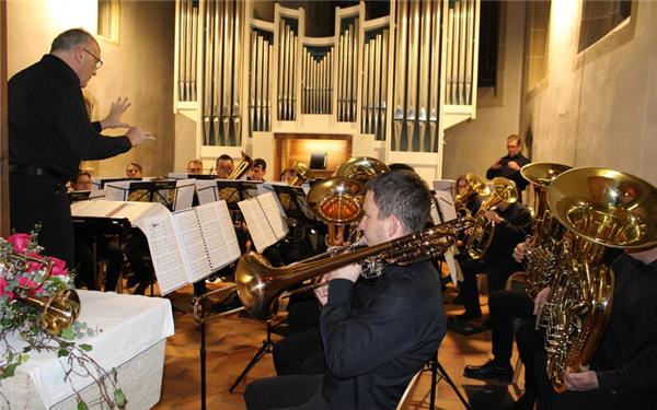 Feierlich und festlich: Jubiläumskonzert des Posaunenchors in Kayh.GB-Foto: Baum
