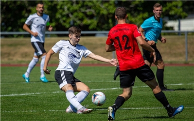 Felix Franke (FC Gaertringen #09) gegen Vladimir Biller (Spvgg Trossingen #12), Spvgg Trossingen - FC Gaertringen, Wfv Pokal, Fussball, Herren, 08.08.2020, Foto: EIBNER/DROFITSCH