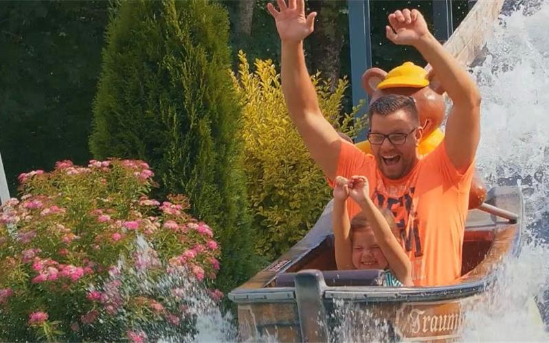 Familien-Tour: Entspannung vom stressigen Alltag Feuchte Fröhlichkeit verspricht die Kinderwildwasserbahn im Traumland GB-Foto: gb