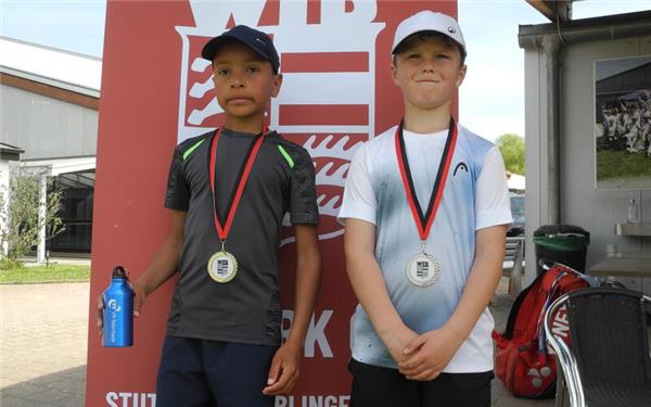 Finalisten in der U-10-Konkurrenz: Phil Kamga (links) und Timo Hellmann. GB-Foto: tv
