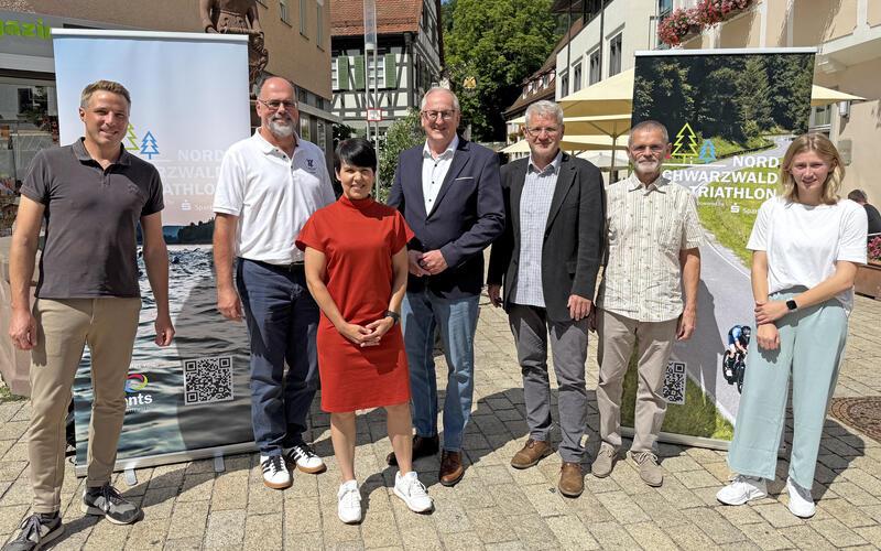 Freuen sich auf den dritten Nordschwarzwald Triathlon (von links): Philipp Baudoin, Holger Ehnes, Julia Heckmann, Jürgen Großmann, Gundolf Greule, Jürgen Zahn und Maja Prutschke. GB-Foto: Priestersbach