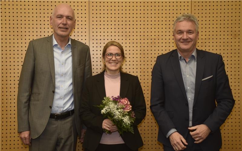 Führungswechsel beim Abwasserzweckverband: Annette Schwieren übernimmt den Vorsitz von Thomas Weigel (links), Stellvertreter bleibt Bernd Dürr.GB-Foto: Reichert